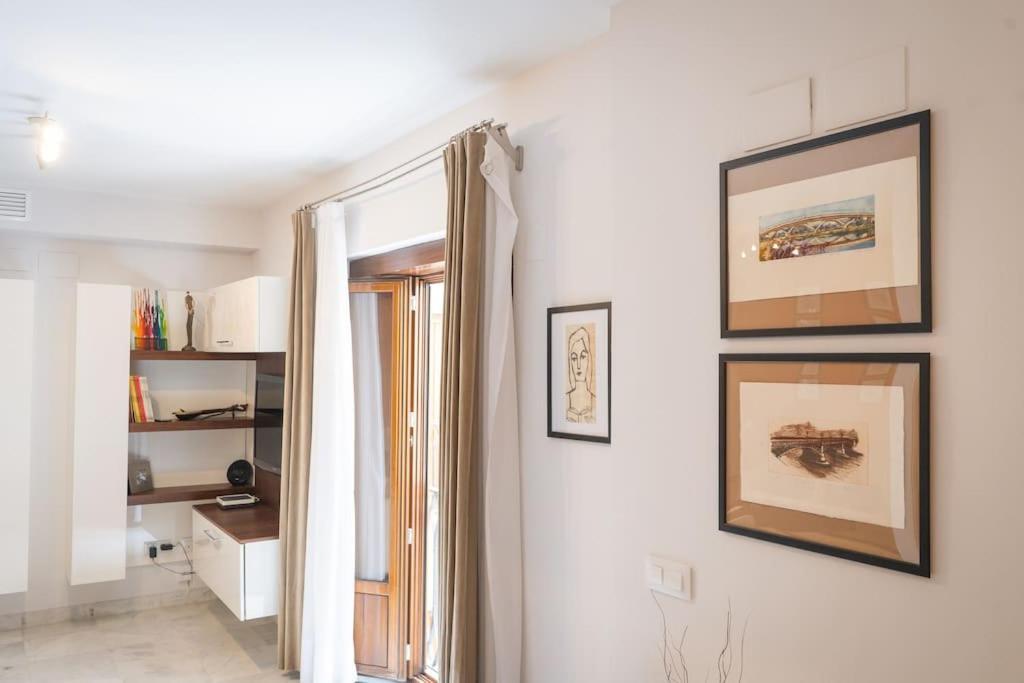 Apartamento Nuevo Junto A La Catedral De Sevilla Екстер'єр фото