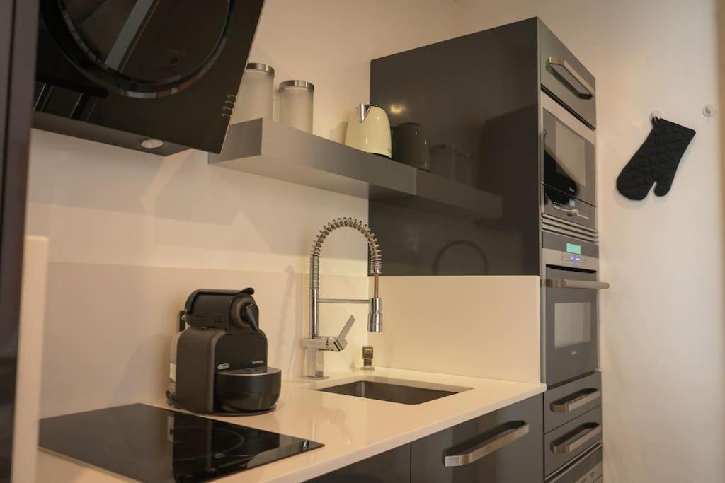 Apartamento Nuevo Junto A La Catedral De Sevilla Екстер'єр фото